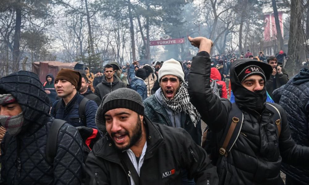 Ύπουλο παιχνίδι! Η Τουρκία “μπάζει” Αφγανούς για να εκβιάσει την Ευρώπη-”Τσιμπάει” η ΕΕ και την “κανακεύει”